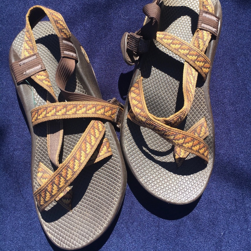 Chaco Sandals new brown tan straps 10m US size